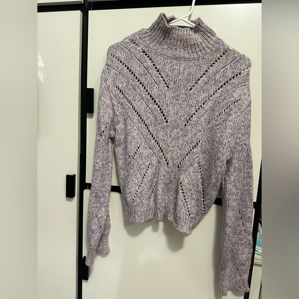 Line sweater